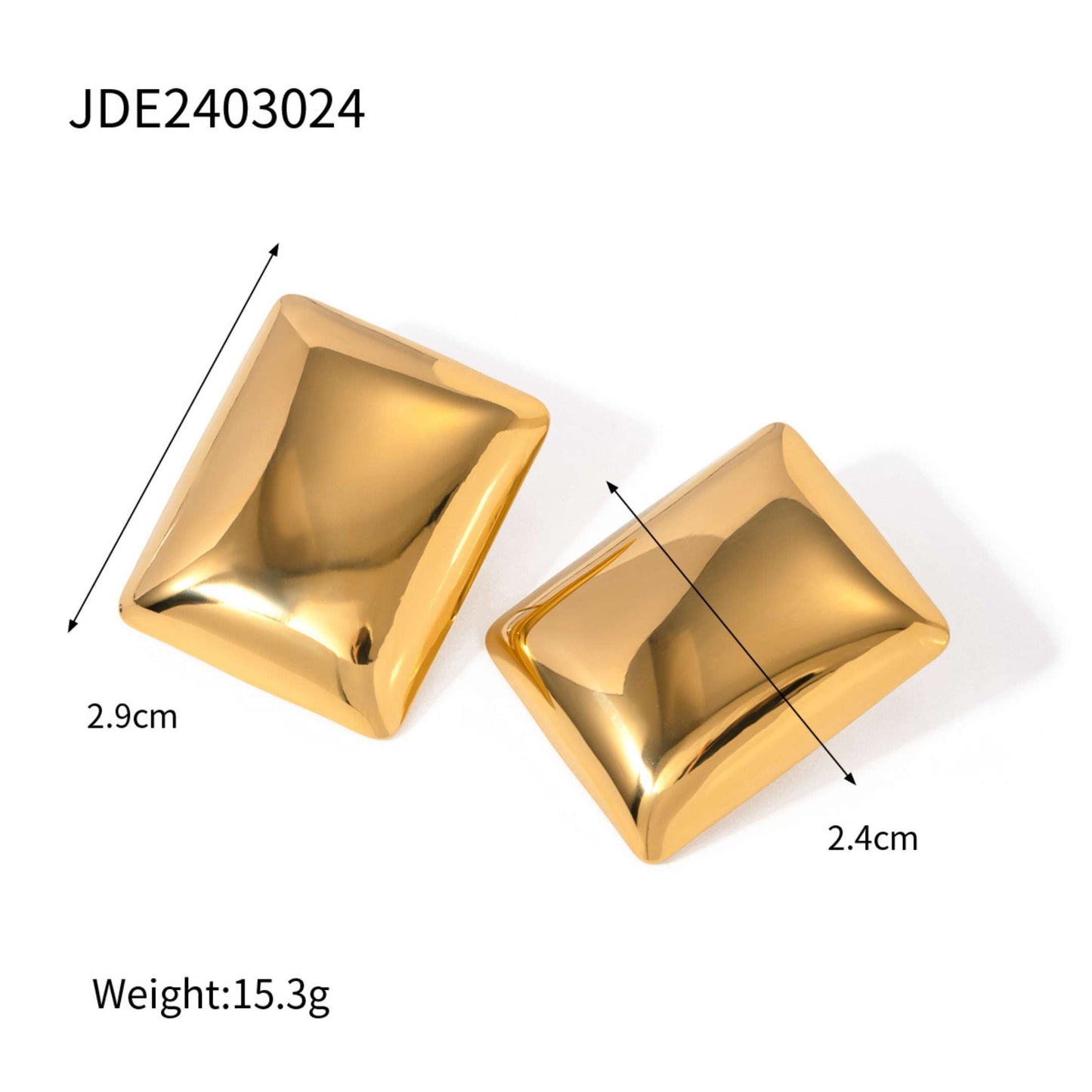 Gold square-shaped earring with measurements and weight on a white background