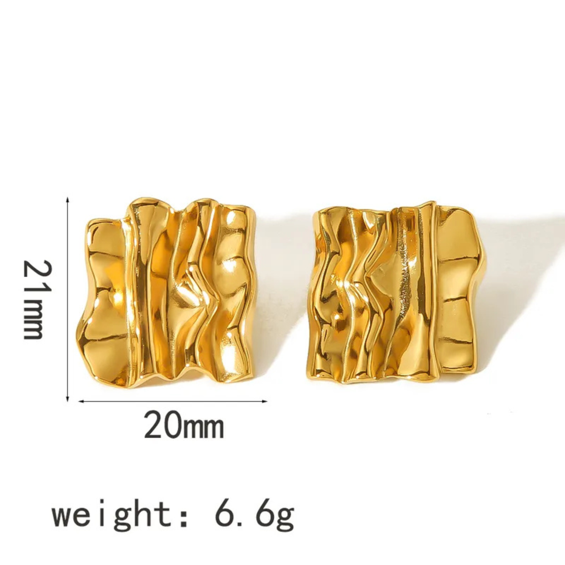 Gold earrings with measurements and weight displayed on a white background