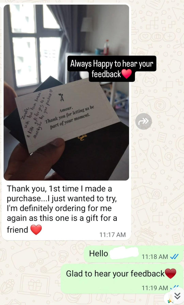 Text message conversation with a product review and feedback on a light background